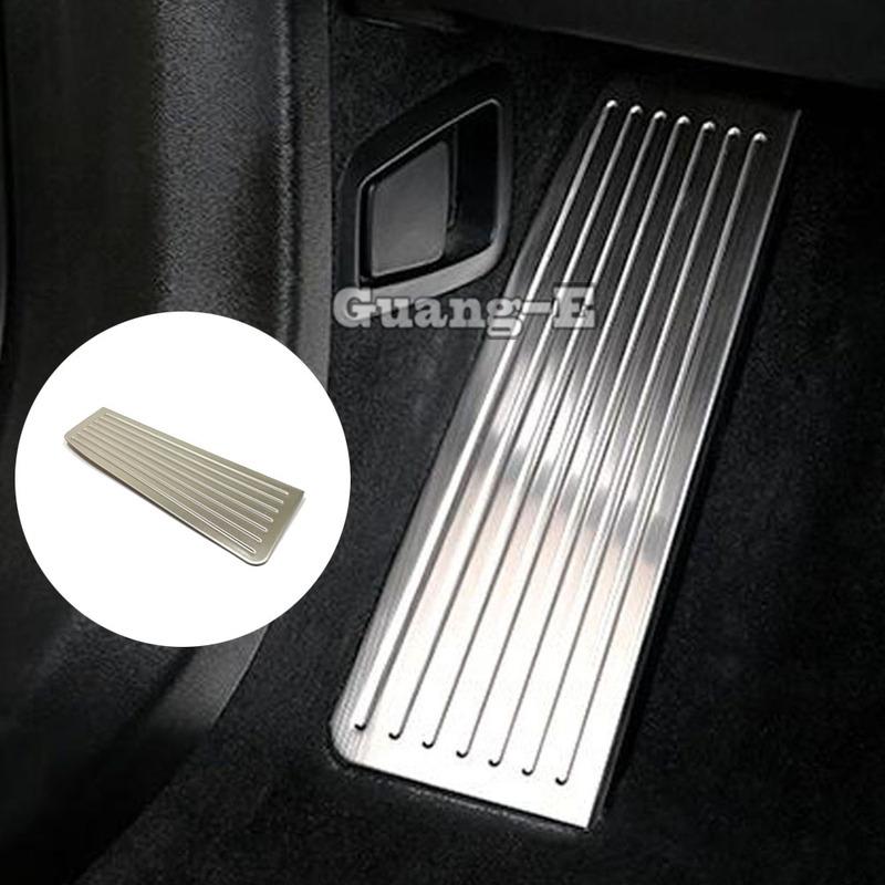 Car Stainless Steel Foot Gas/Petrol/Oil Brake Rest Pedal Moulding Lamp Trim Accessories For Volvo XC60 2018