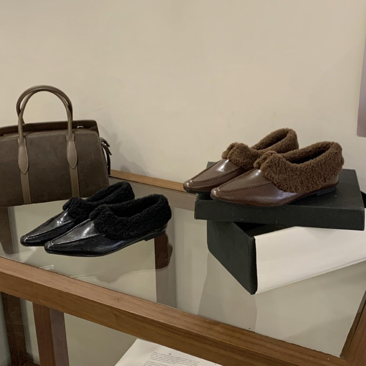 

2025 autumn and winter new small square head fluffy soft sole deep mouth lace up commuter work women s single shoes 39 кавовий