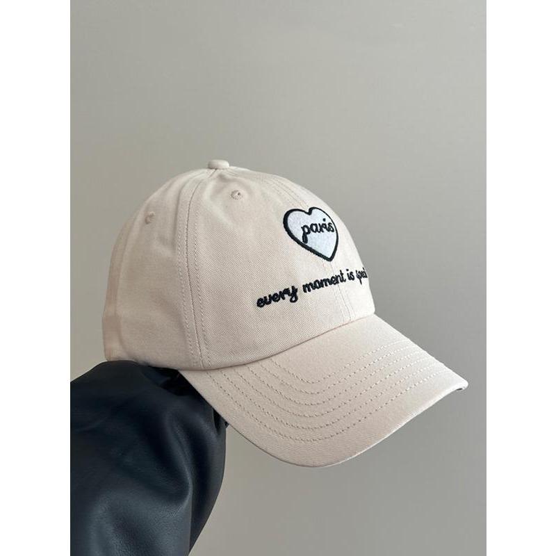 

New Love Embroidery Versatile Baseball Cap Female Simple Leisure Student Shopping Cap Adjustable