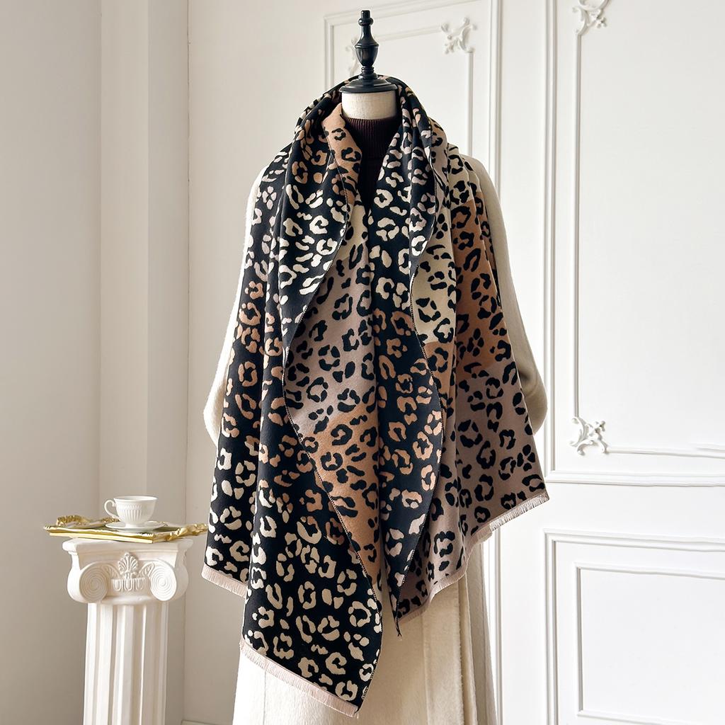 New Brand Autumn and Winter Cashmere Scarf Women Elegant Warm Pashmina Blanket Poncho Scarves Female Leopard Print Shawl Bufanda