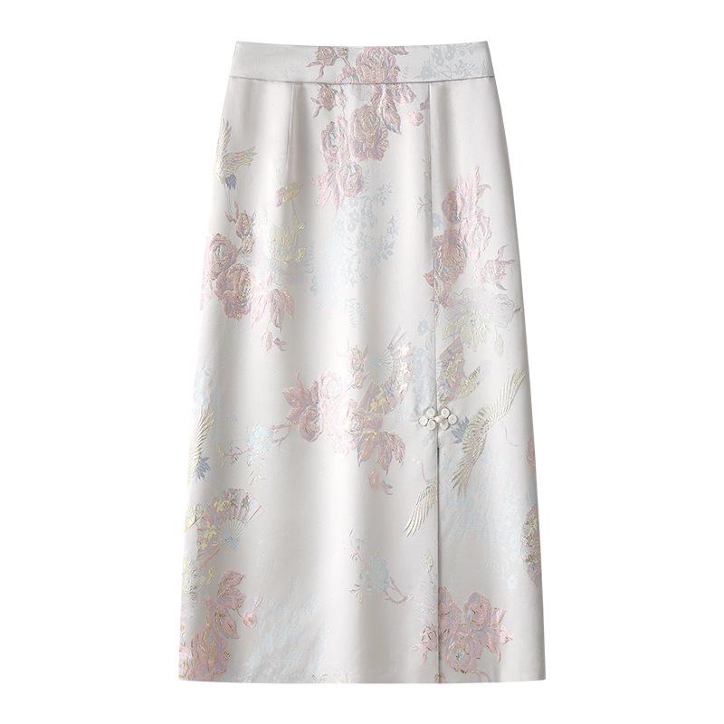

2025 Spring/Summer Women s High-Waisted Embroidered Bodycon Midi Skirt Small