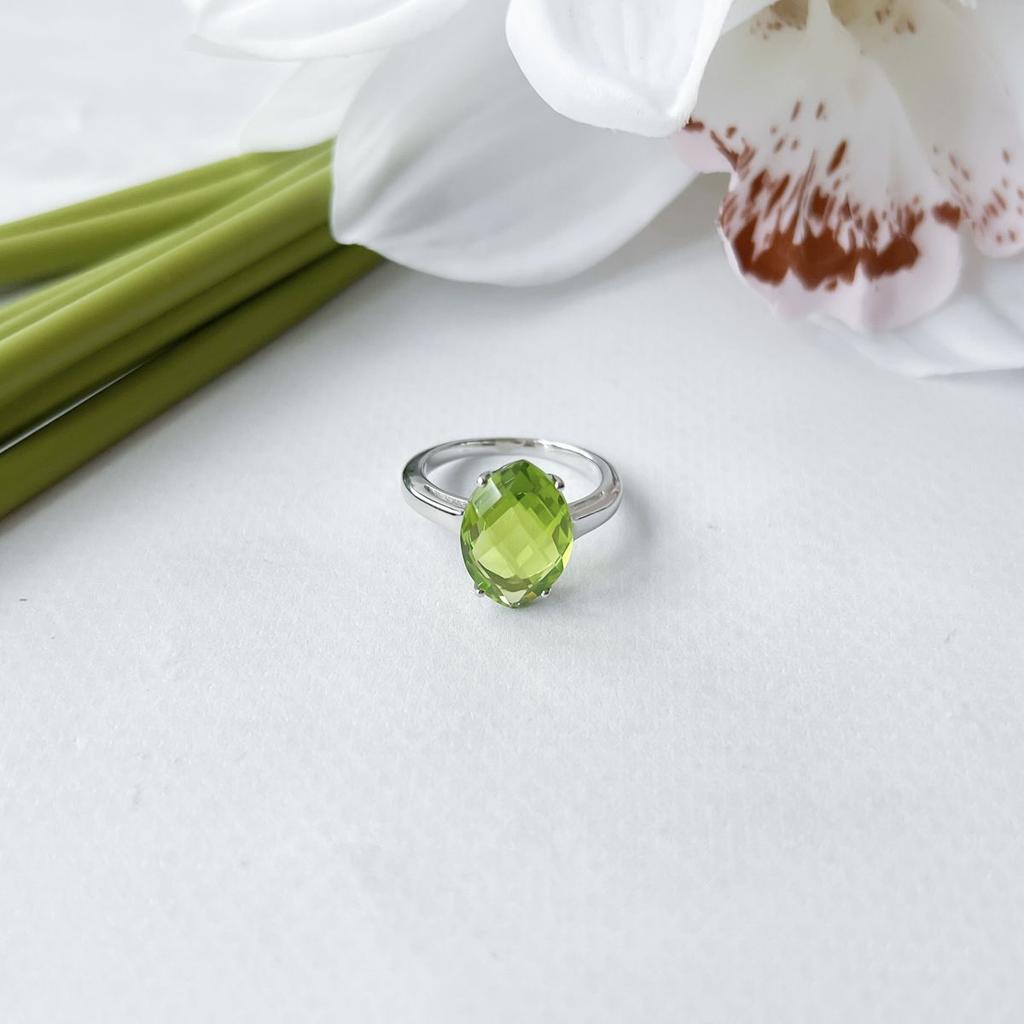 Серебряное кольцо с хризолітом 6.025ct, вес изделия 3,69 гр (2150343)