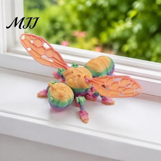 3D Printed Insect Ornament Mechanical Bee Figurine, Articulated Ornament, Movable Joints Cool Dashboard Accessory for Car Desktop Display,