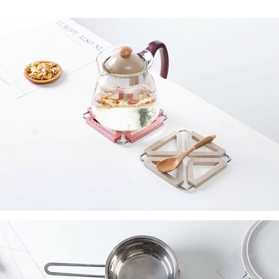 1Pcs Anti-heiße Tischset Hause Kunststoff Platte rotierenden Matte kreative rutschfeste Isolierung Pad