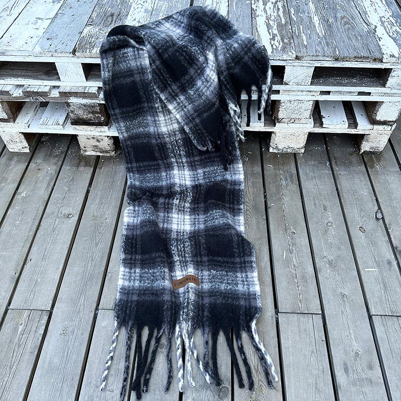 

Женский клетчатый снуд в корейском стиле 2024 года: Очень длинный, теплый и универсальный шарф для осени/зимы чёрный