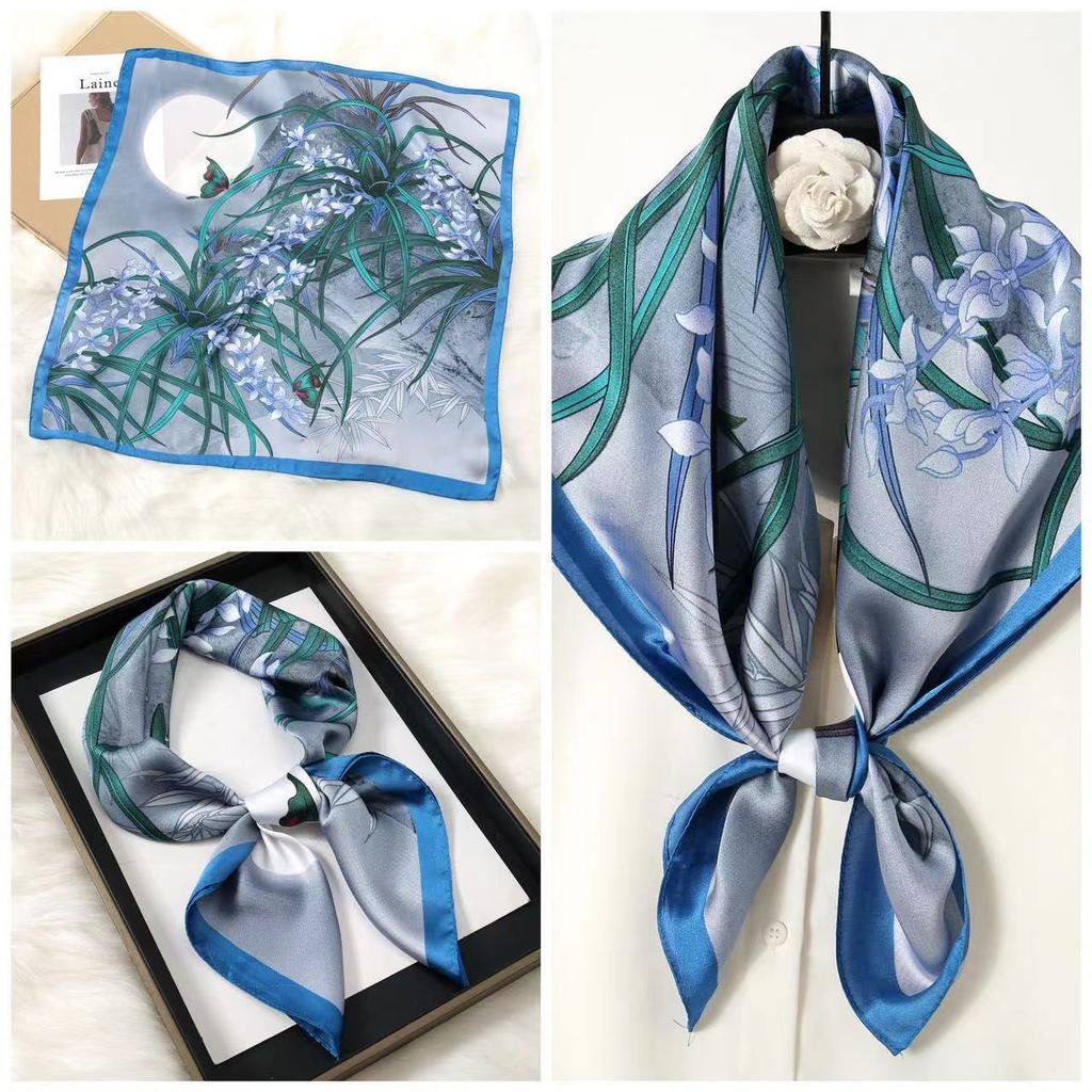 Eleganti Foulard di Seta da Donna Con Centinaia di Camicie, Assistenti di Volo, Decorazione Professionale, Protezione del Collo, Foulard, 70 Foulard Quadrati Piccoli.