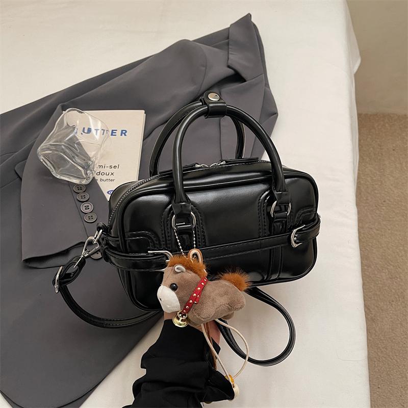Fashionable Compact Square Handbag for Women Simple Shoulder Bag Crossbody Ideal for Commuting And Casual Use