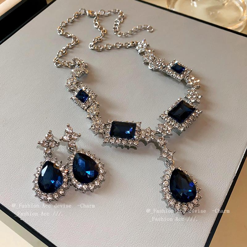Diamond-encrusted Square Water Drop Splicing Necklace Set, Light Luxury High-end Pendant, Collarbone Chain, Exquisite Necklace Jewelry for Women