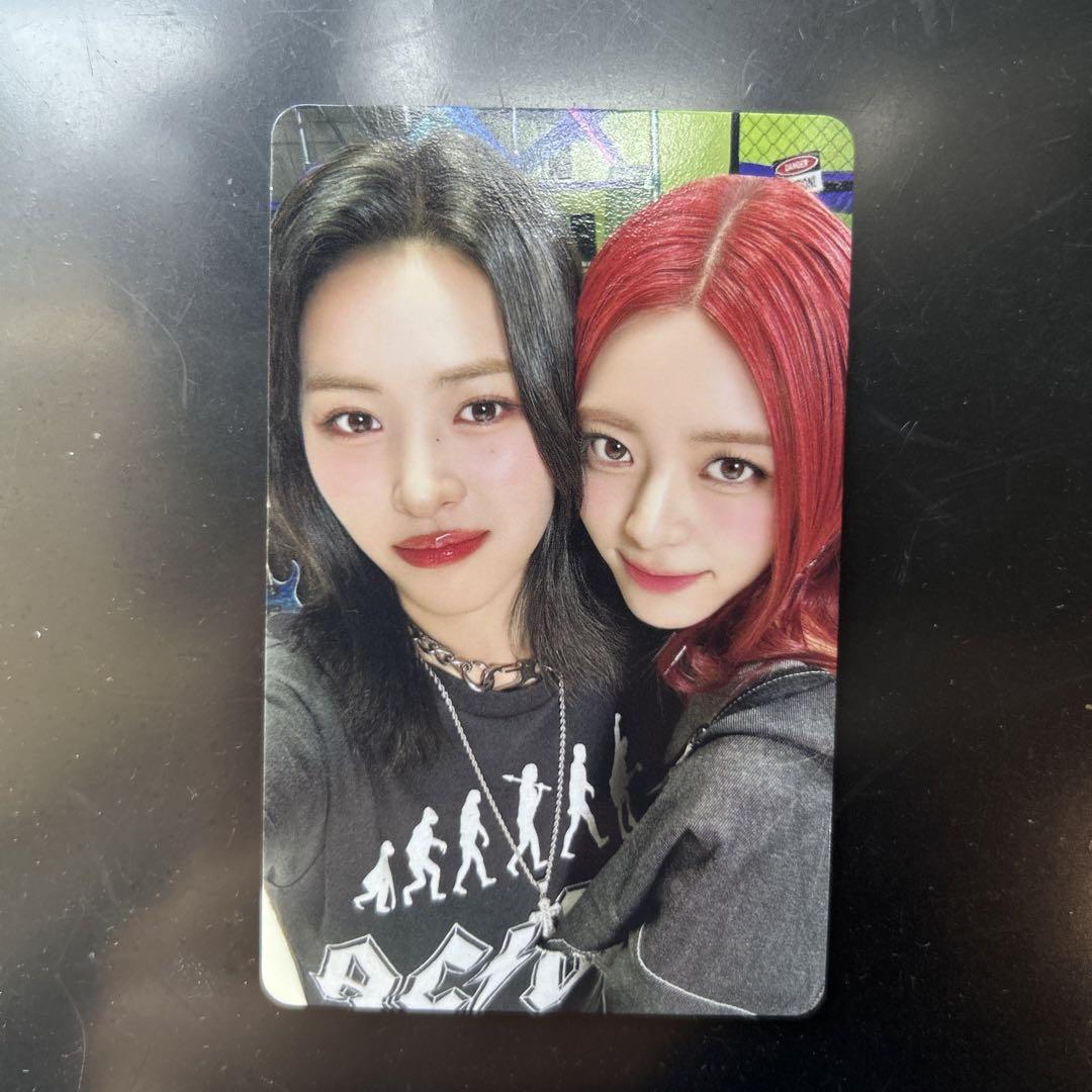 

[USED] ITZY Yoyogi Venue Exclusive Purchase Bonus Trading Card Ryujin Yuna