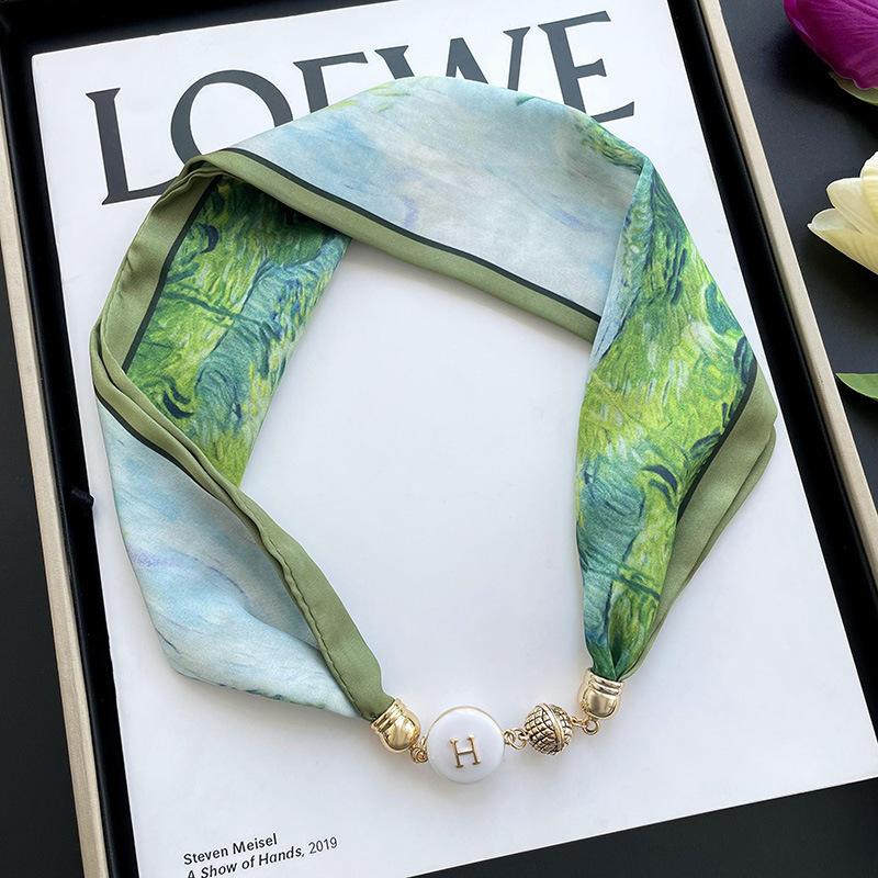 Lazy magnetic buckle silk scarf women's spring and autumn thin neck protection magnetic buckle silk scarf long small collar versatile pearl necklace