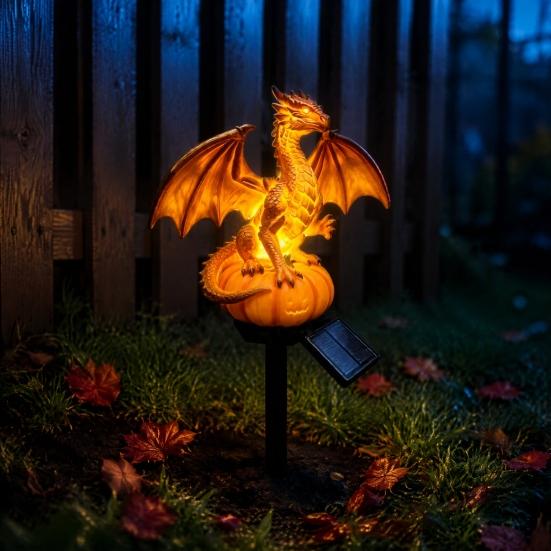 Geheimnisvolle Nachtgarten-Dekoration Gothic Harz-Drachenstatue mit Erdspieß, Solarfigur, Dekorative Rasenakzente für den Außenbereich für Halloween
