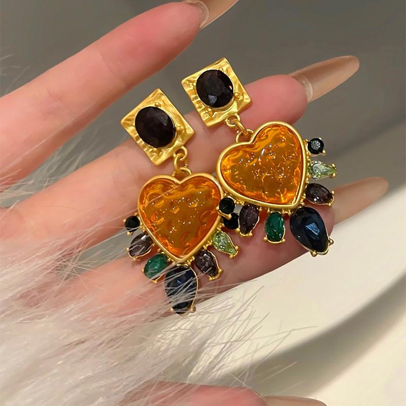 Midcentury Inspired Heart Earrings With Cubic Zirconia For Ladies Fashion