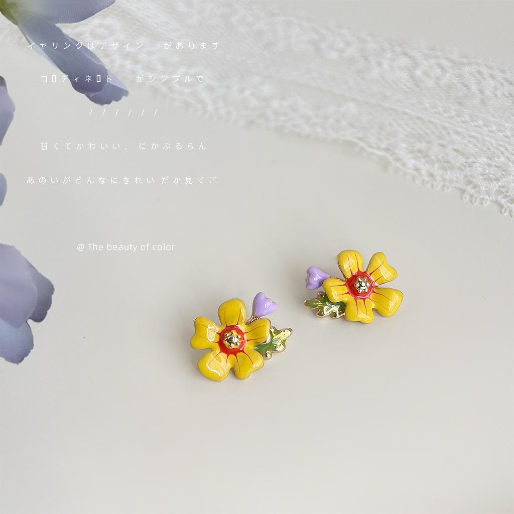 Oil painting enamel drip glaze flower stud earrings French sweet literary pastoral contrast color design spring and summer ear jewelry