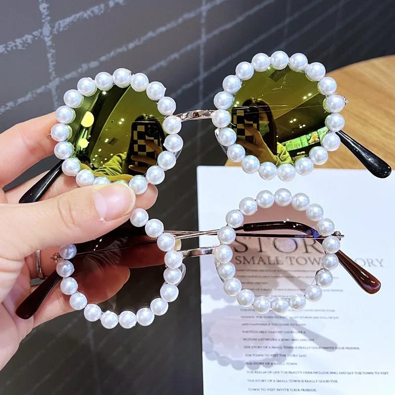 New Luxury Pearl Sun Glasses Women Fashion Metal Frame Round Sun Glasses Designer Imitation Pearl Gradient Sun Glasses UV400