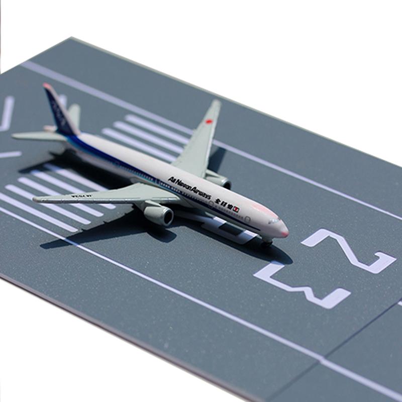 Diy Mini Simulation Passenger Aircraft Model Runway Platform Civil Flight Takeoff And Landing Background Sand Table Toy 15X10Cm