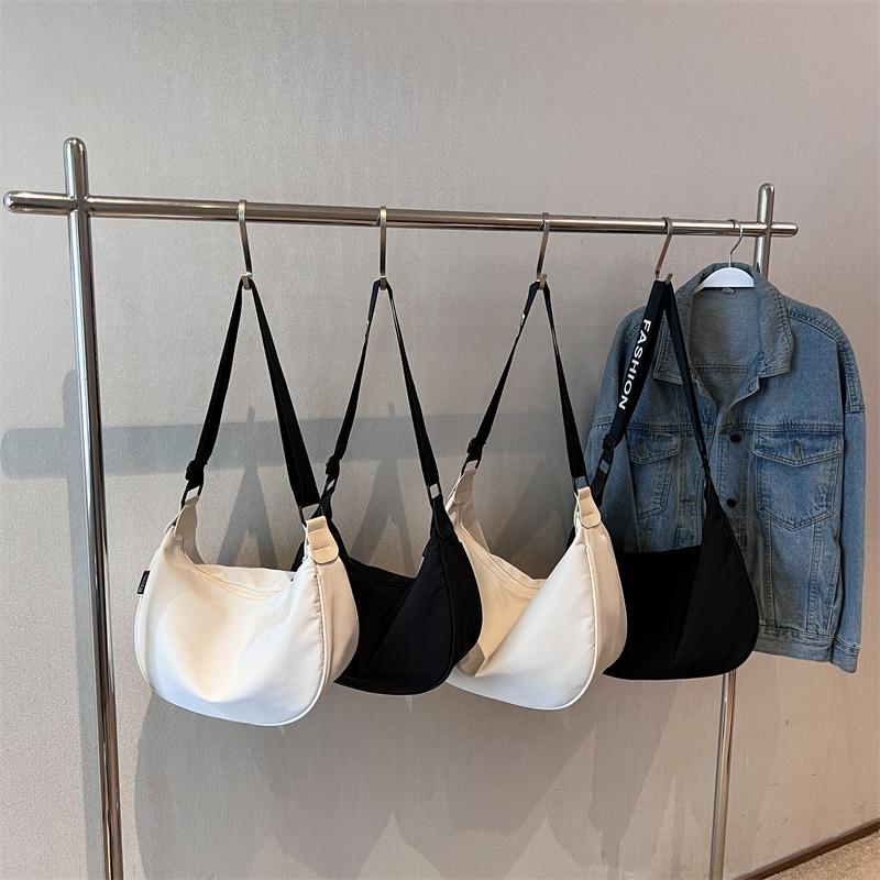 Casual Bag Women's Autumn and Winter New Large-capacity Wide Shoulder Strap Messenger Bag Nylon Cloth Large-capacity Shoulder Bag Tide