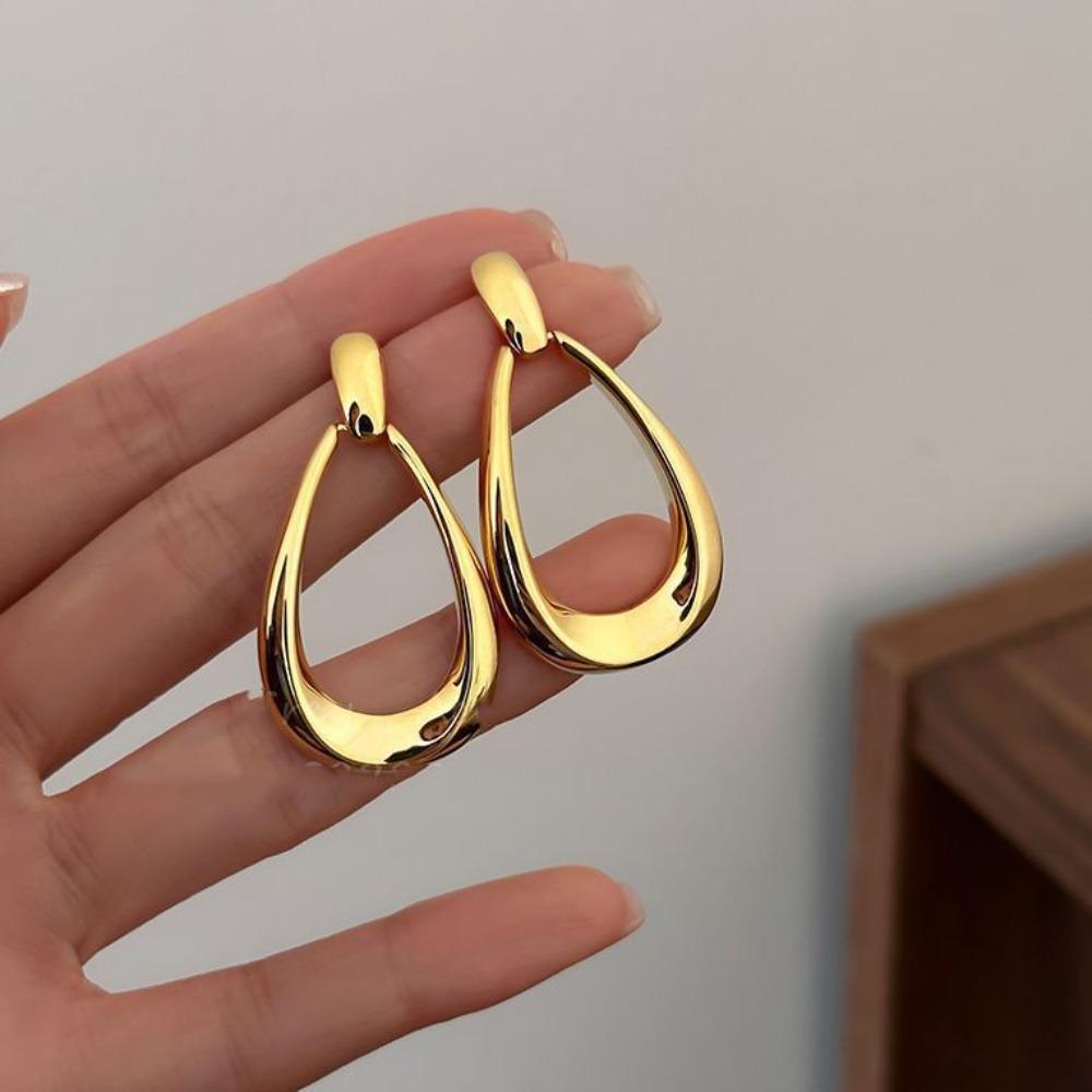 Personality Simple Glossy Metal Hollowed-out Teardrop Shape Piercing Stud Earrings for Women Korean Fashion Jewelry Accessory