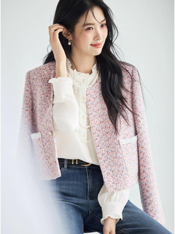 

Женский твидовый укороченный жакет в стиле Шанель - Коллекция Осень 2025. M розовый