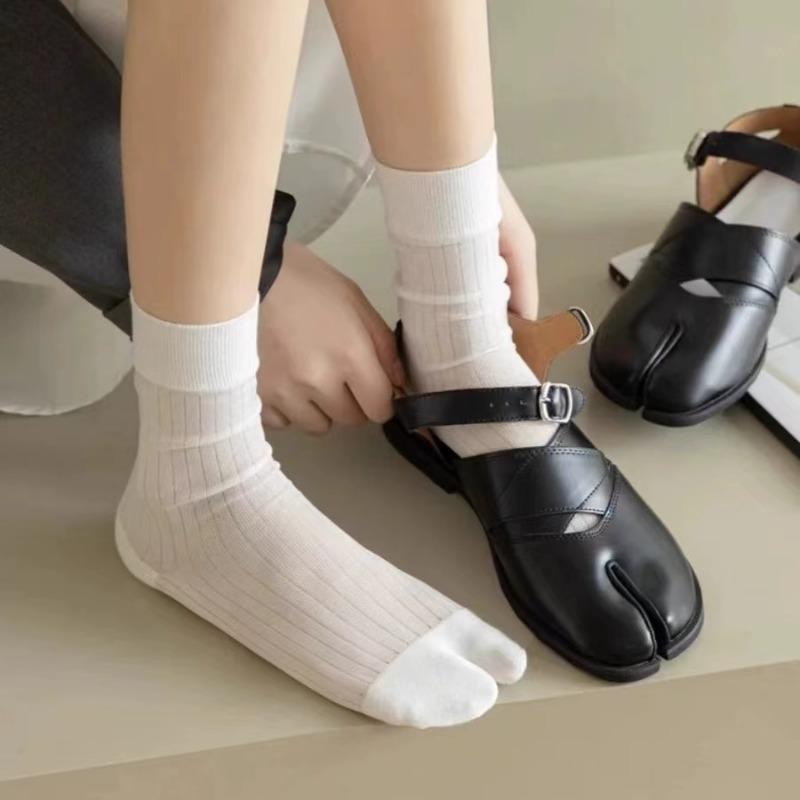 High Quality Comfortable Summer Ultra-Thin Split Toe Woman Cotton Socks Golden Silk Stripe Two-Toed Japanese Harajuku Sox