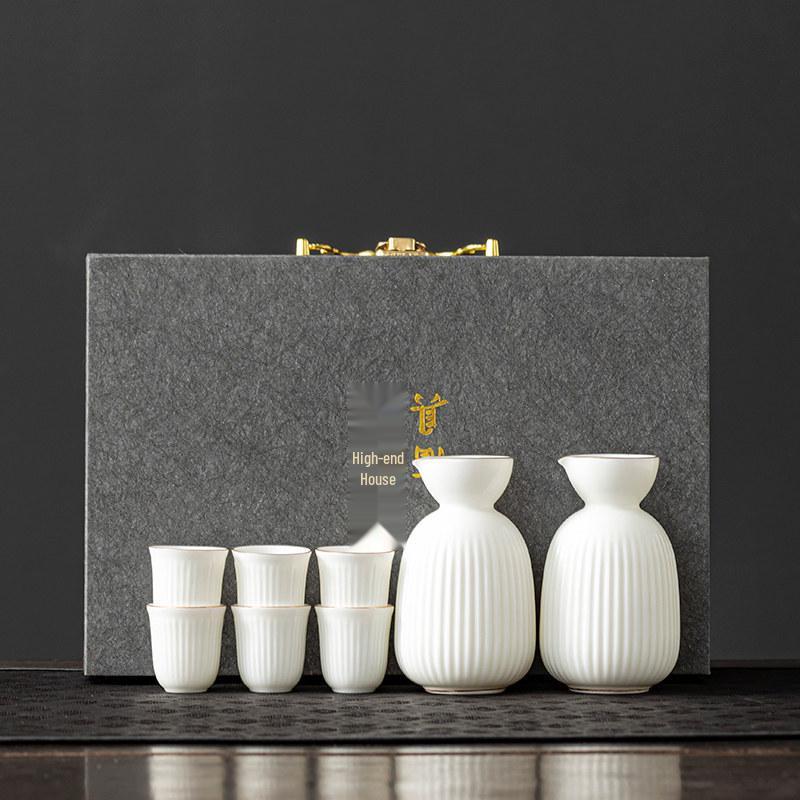 Elegant Mutton Fat Jade Wine Decanter Set: High-End Baijiu Drinkware with Wine Glasses in Gift Box