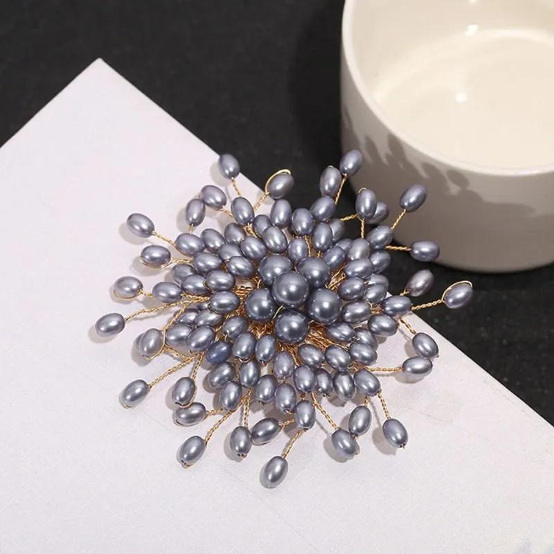 Imitace perlové brože