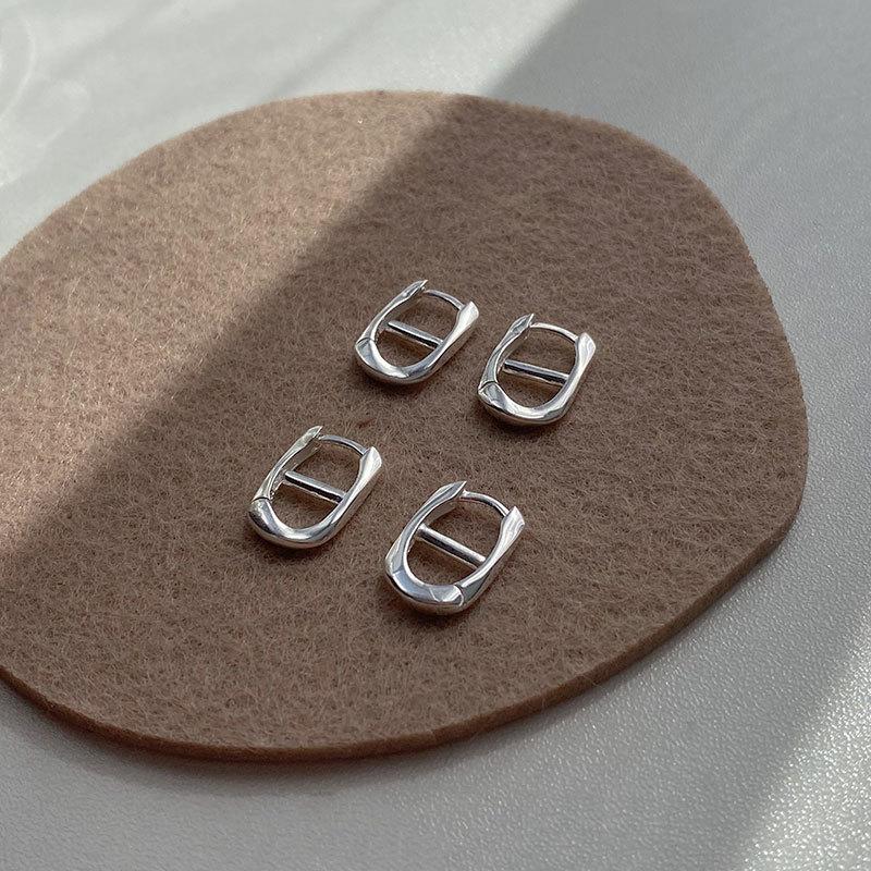 Pig Nose Earbud Earrings for Women with Niche Design Minimalist Temperament and Personality
