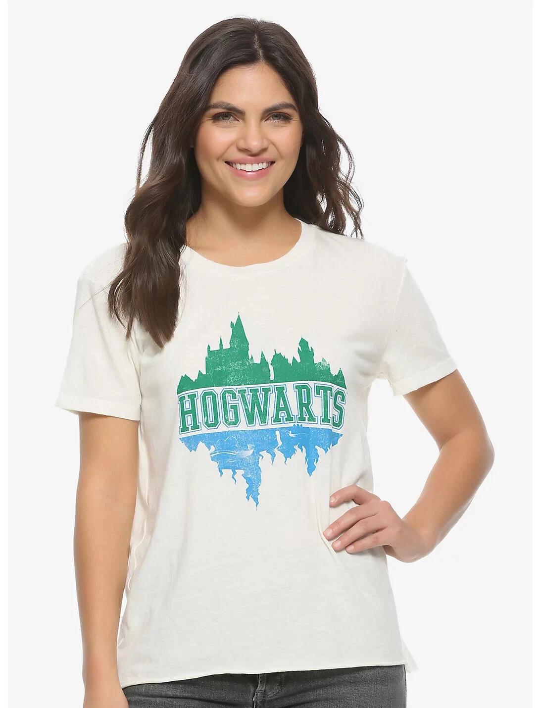 

Harry Potter Hogwarts Reflection Women s T-Shirt NWT S, M, L, XL, 2XL 4XL