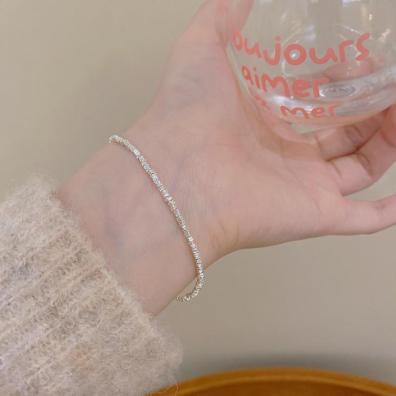 Korean-Style Versatile Pearl Bracelet for Women: Light Luxury, Exquisite, High-End Feel, Popular Beaded Bangle, Elegant Hand Jewelry.