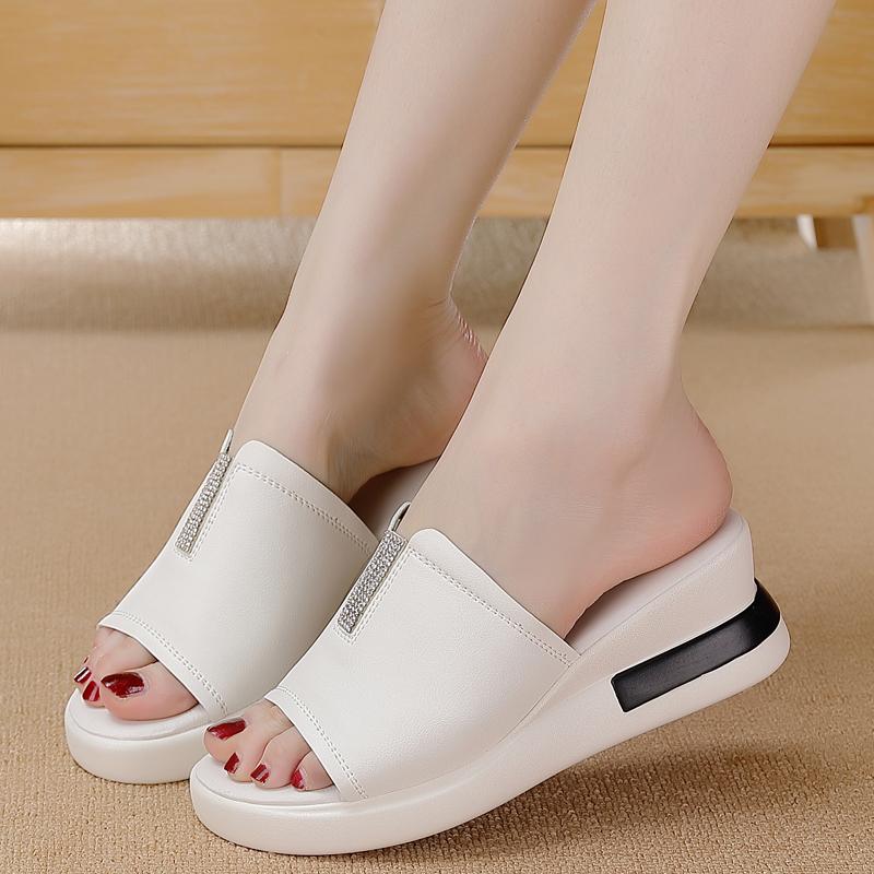 Trendy Glitter Leather Women Sandals Summer Light Weight Women Platform Sandals Open Toe Thick Sole Wedge Ladies Sandals