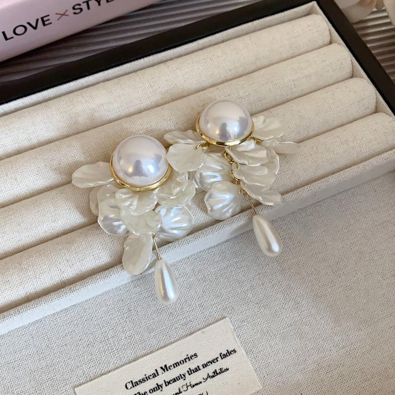 Premium pearl flower fringed earrings 2025 light luxury gentle temperament earrings niche personality earrings women