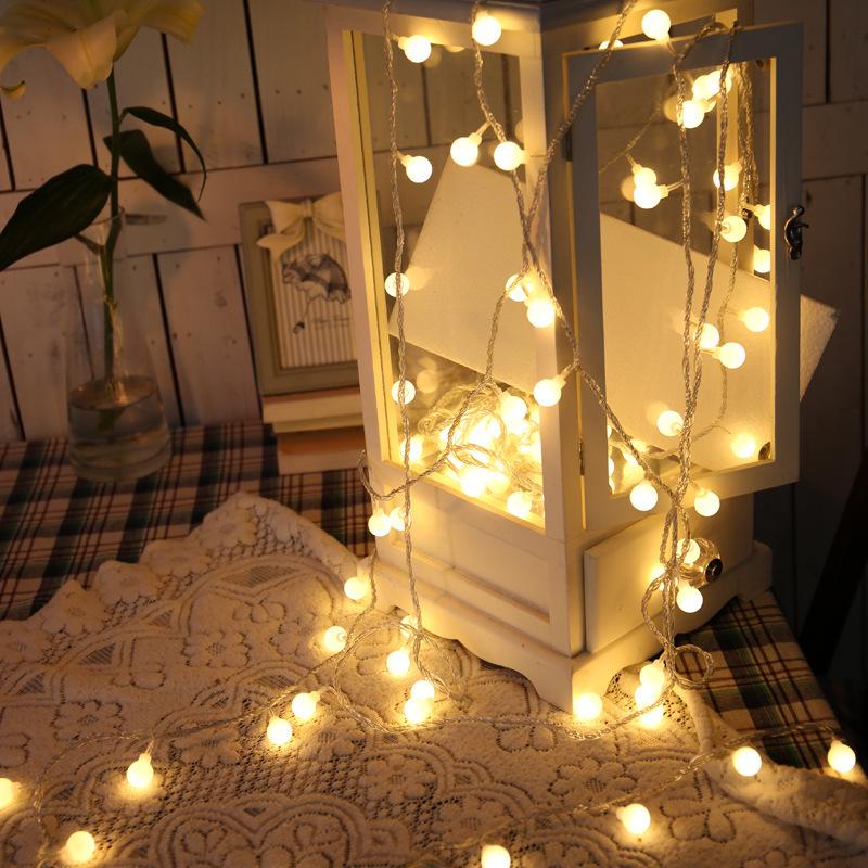 Colorful LED Snowflake String Lights: Battery-Powered Decorative Lights for a Festive Atmosphere