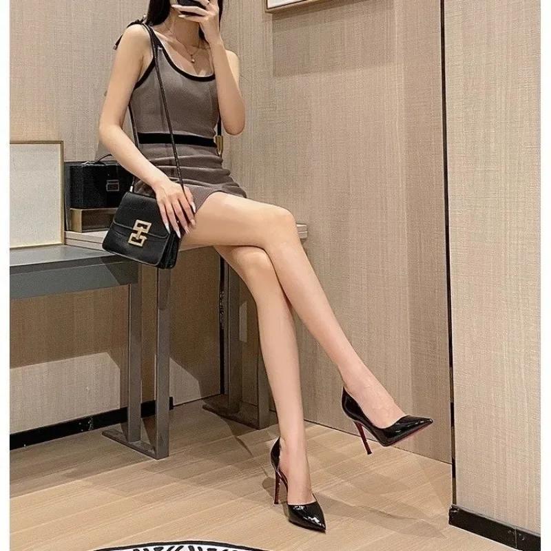 Značkový designér Podzimní Nude Lakovaná Špičatá Dámské Vysoké Podpatky Sexy Dámské Šaty Štíhlé Vysoké Podpatky D'Orsay & Dvoudílné