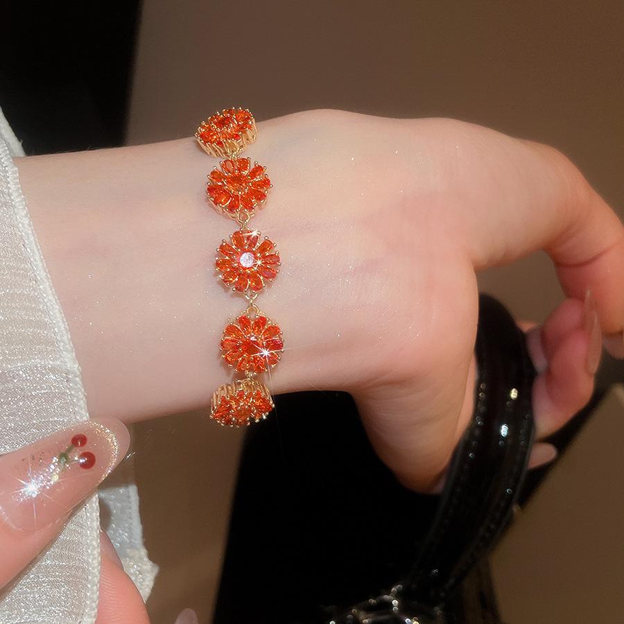 18k Gold Plated Retro Zircon Floral Bracelet – Elegant, Fashionable Hand Jewelry for Women