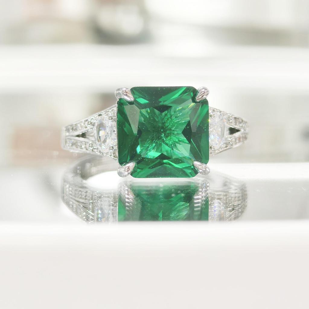 Gesi En Jewelry: European & American Style Gem-Inlaid Open Square Ring for Women