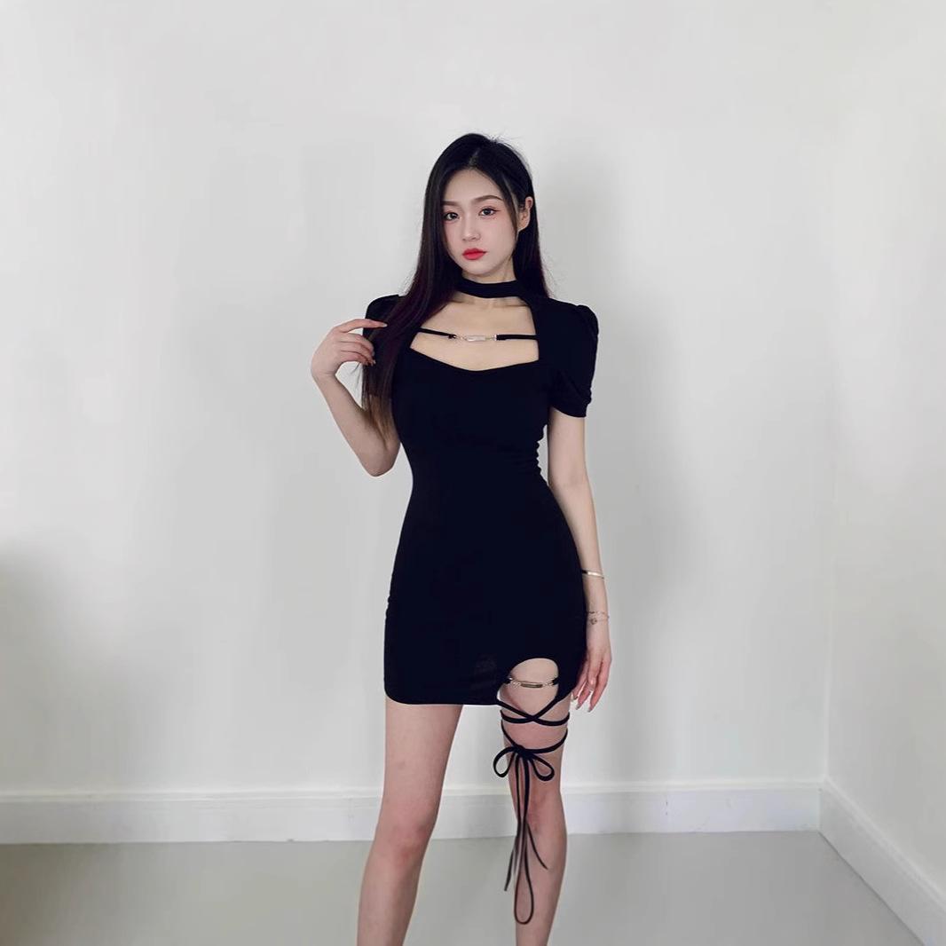 

Женское летнее черное мини-платье - Квадратный вырез, Короткий рукав, Облегающий силуэт M чёрный