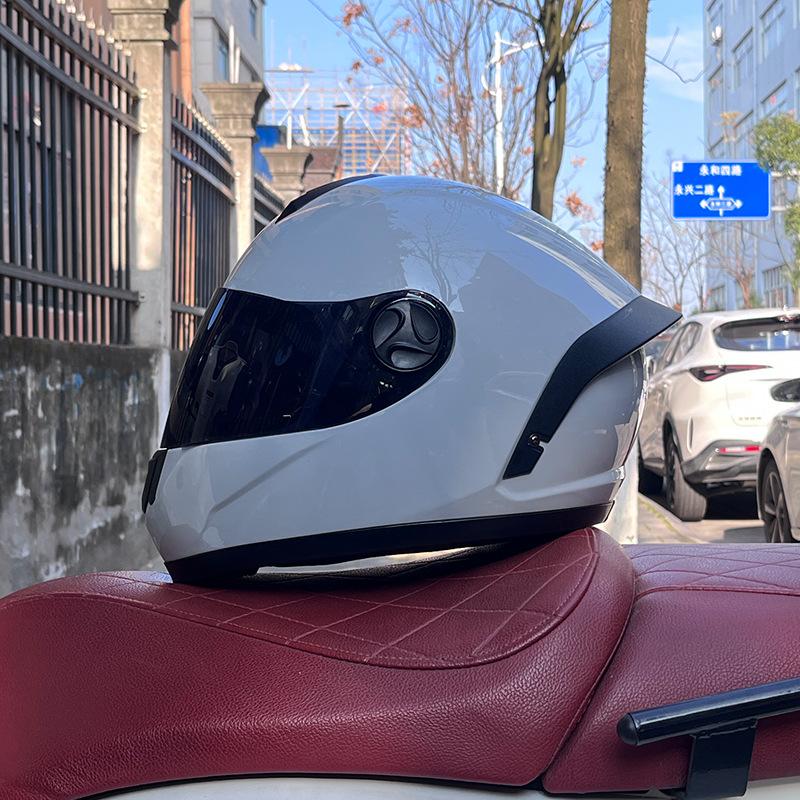 Motorcycle helmet full helmet men and women winter warm safety four seasons knight electric vehicle locomotive full
