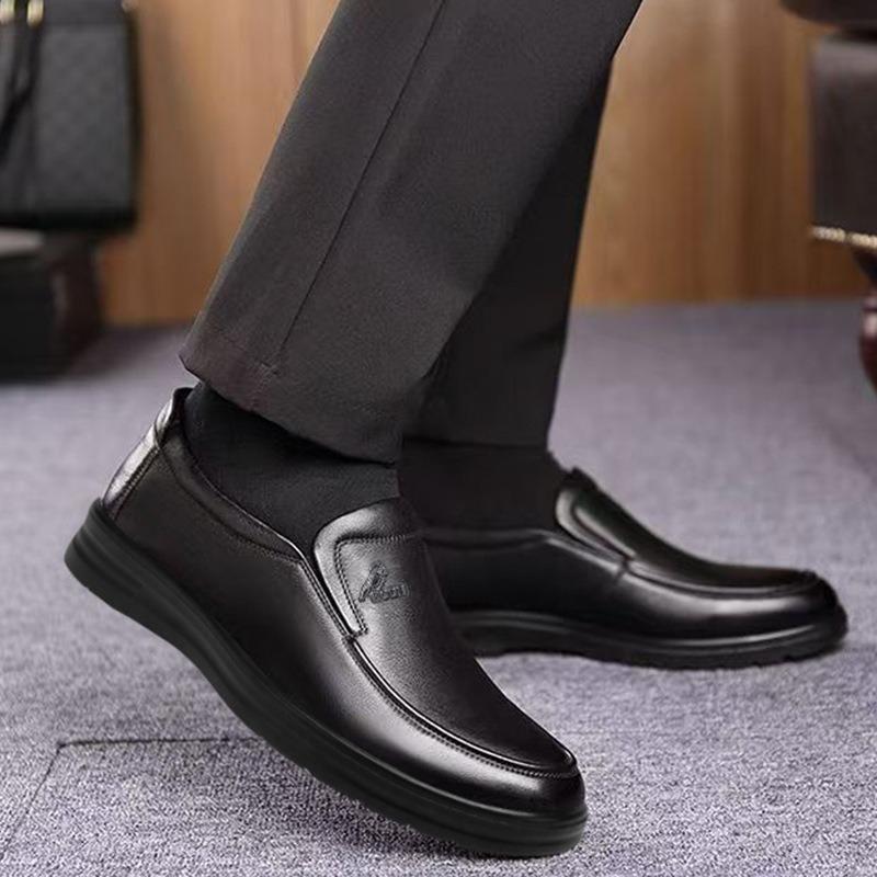 New Leather Shoes Men's Business Casual Non-slip Soft Sole Pedal Stitching Medium and Old Shoes