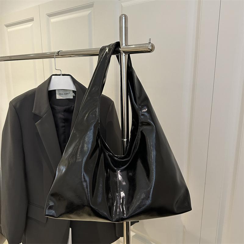 

Simple and atmospheric underarm bag women s summer fashion versatile casual work commuting shoulder handbag чёрный