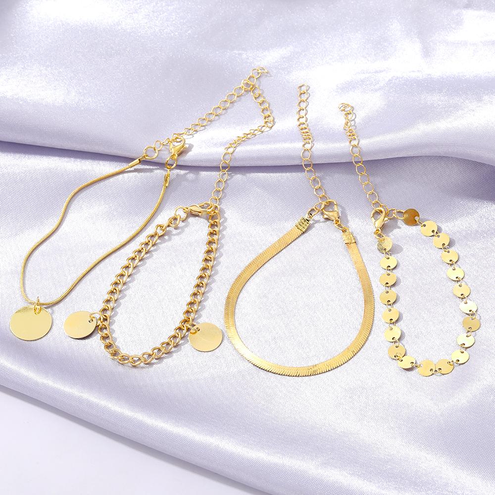 4-teiliges modisches Armband für Mädchen mit rundem Anhänger, luxuriöses, elegantes, leichtes und luxuriöses passendes Armband-Kombinationsset für Paare