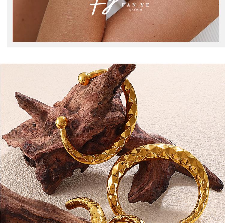 European & American Trendy 18K Gold-Plated Hammered Stainless Steel Bangle for Women