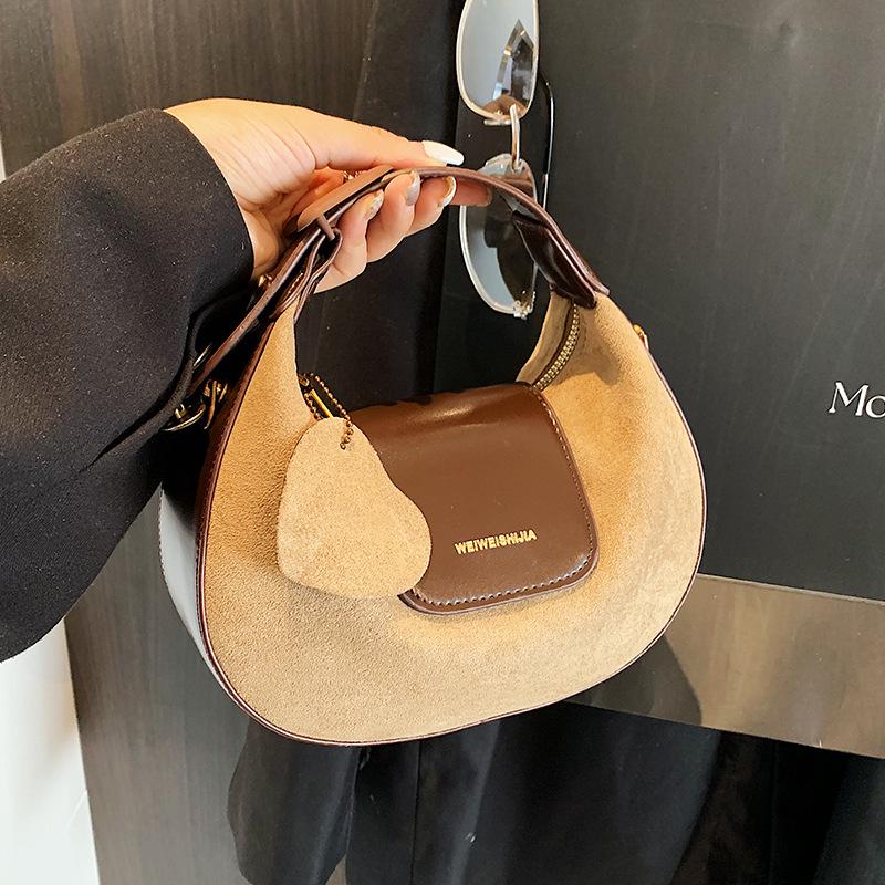 Autumn and winter retro niche matte bag women's new versatile messenger bag exquisite portable small bag