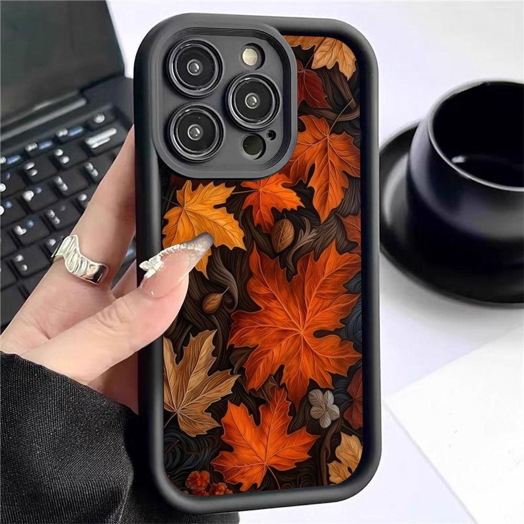 Maple Leaf Collection Black Grooved iPhone 15/16/17 Pro Max Protective Case