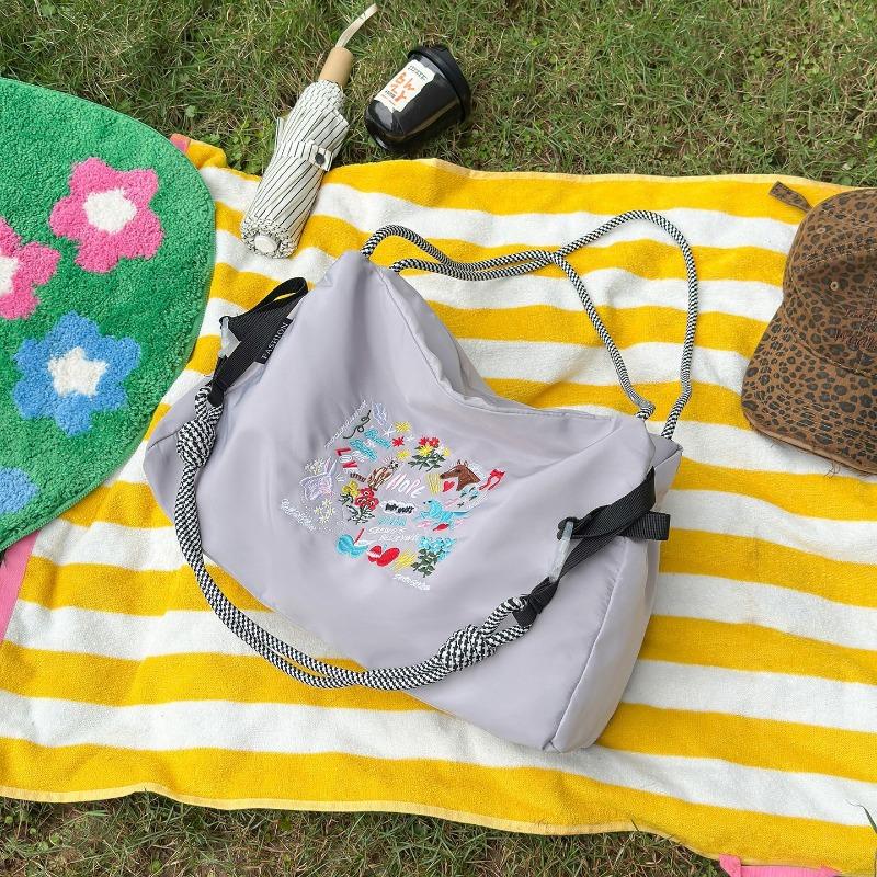 Japanese Fashion Embroidered Nylon Shopping Bag Versatile Large Capacity Canvas Messenger Bag Foreign Style Leisure Commuter Handbag