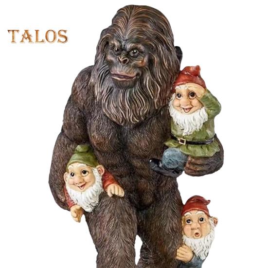 Sasquatch-Gartenstatue, Kunstharz, Sasquatch mit Zwergen, Ornament für draußen und drinnen, Sasquatch-Figur für die Dekoration auf der Terrasse oder im Innenhof