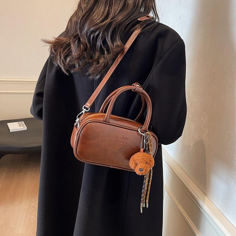 New niche premium shoulder bag ladies college style business retro matte versatile commuter handbag