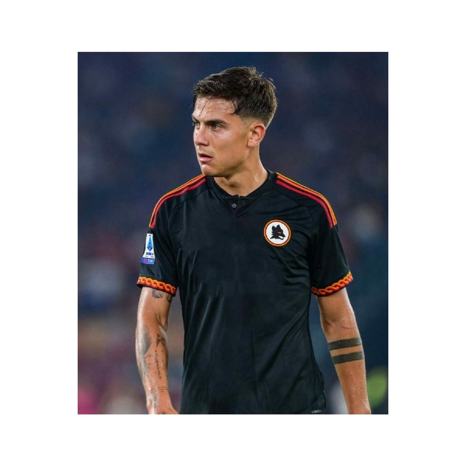 

Специальная альтернативная майка нового сезона 2023/24 As Roma без названия