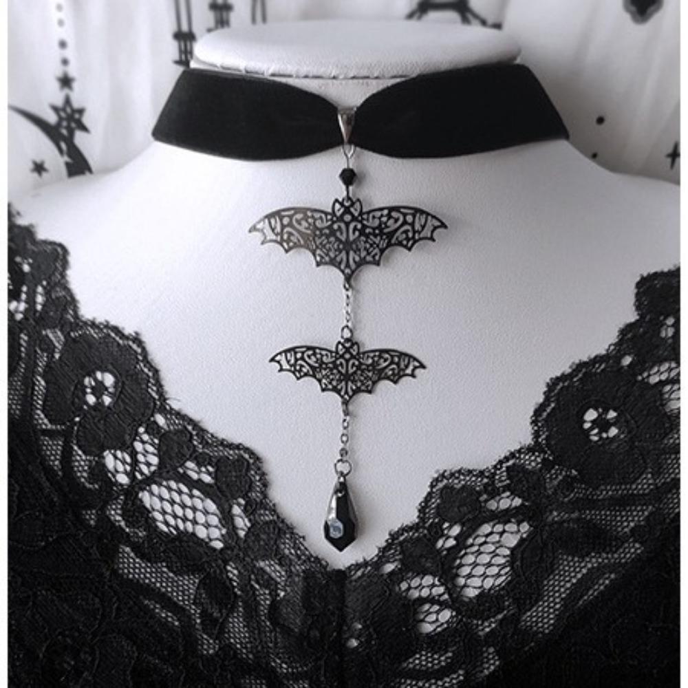 Gothic Two Black Hollowed-out Vampire Bats Pendant Velvet Necklace for Women Halloween Party Wiccan Decor Jewelry Accessory Gift