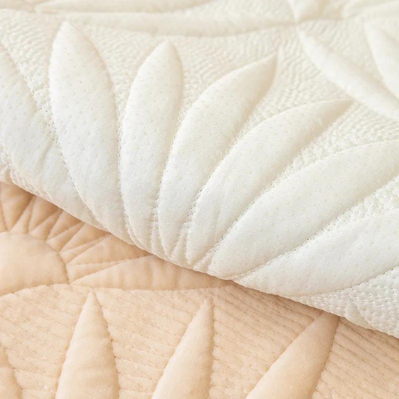 Neues Jacquard-Sofakissen mit Blättern, weicher, warmer Sofaschutz, verdickter, rutschfester Sofabezug, cremefarbener, winddichter, einfarbiger Sofabezug aus Plüsch