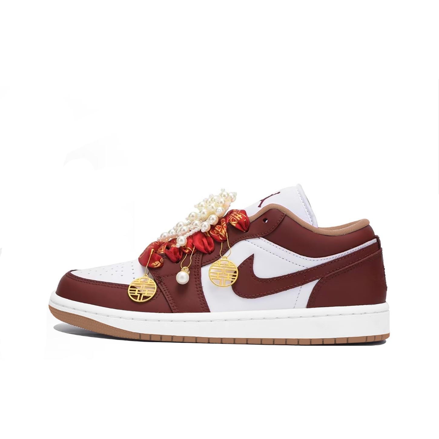 

Jordan Air Jordan 1 Cushioning Slip Resistant Abrasion Resistant Low top Vintage Basketball Shoes Women s White Red DC0774-130(Team59-) 39