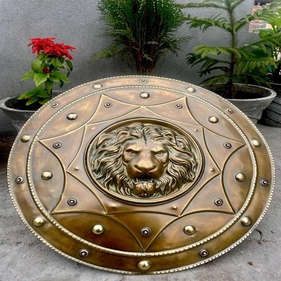 60.96 Cm Medieval Lion Face Shield Steel Armor Replica for Cosplay Display